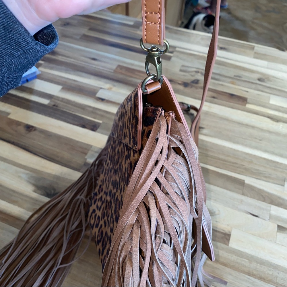 L&B brand Leopard Print Fringe Crossbody Bag NWOT never used!! - Picture 7 of 12